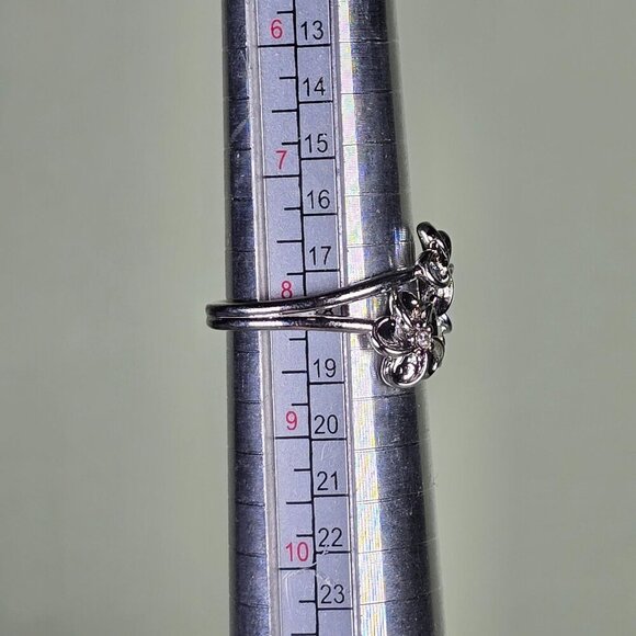 Three Plumeria Flower Ring Size 8 (NWOT) - Picture 6 of 6